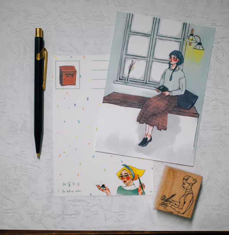 La Dolce Vita - Life Is Poetry Postcard
Life is poetry/
read a poem and live a life.
Often, we don't understand poetry
that well. Just like we
often forget how to live.
However, when you meet a poem
with a little bit of understanding
and a little bit of heart
, you can be healed. Just like we
always understand the world in great sorrow and
life in subtle loneliness.
Incudes 1 postcard
Size: 105x148 mm
Material: Ivory 250g
Made in Taiwan