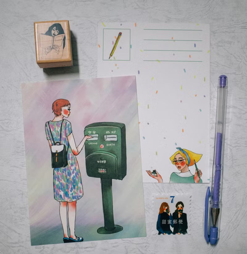 La Dolce Vita - Sending You a Postcard of Warmth Postcard
Incudes 1 postcard
Size: 105x148 mm
Material: Ivory 250g
Made in Taiwan