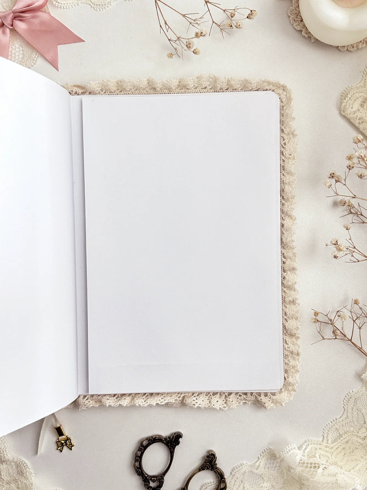 leelajournals Calico Cat TN Notebook (Dotted, Gird)