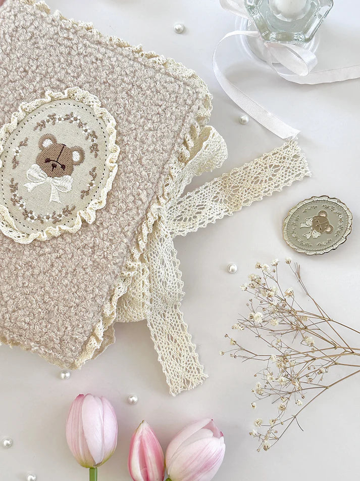 teddy bear notebook cover. sewn together with careful craftsmanship. cover is beige, soft, & plush. it feels cozy & comfy, like cuddling with a teddy bear in your pjs. lined with lace ruffles for that extra romantic touch. meant to protect your notebooks & a keepsake for your beloved stationery :)
♡ size: standard B6 - around 127mm x 175mm (give or take a few mm) - reach out for your specific notebook! i will measure for you <3
♡ compatible with: all B6 sized leelajournals noteboo