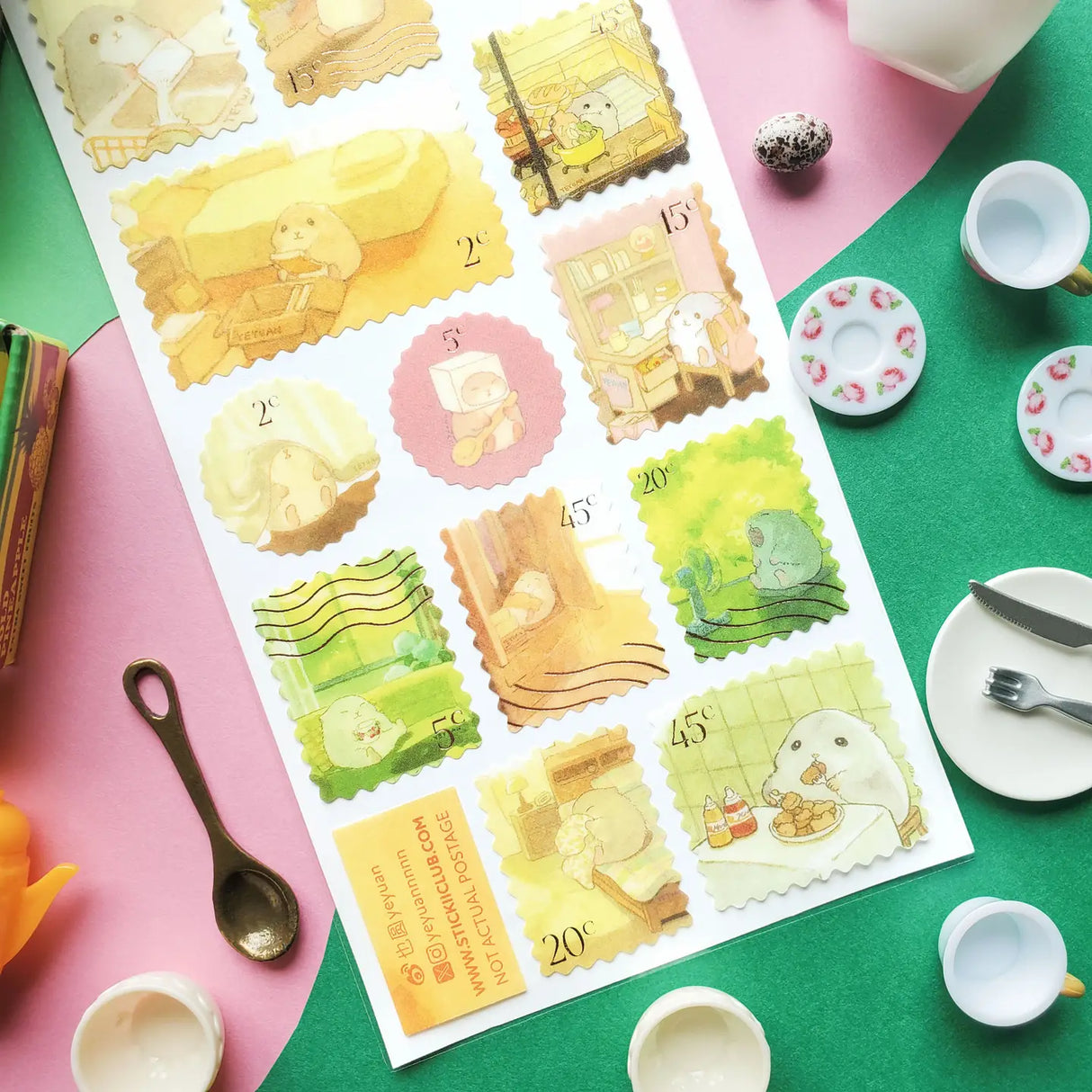 🐹☀️ Special delivery from @yeyuannnnn: a sticker stamp set featuring the sweetest little hamsters hard at work and hard at rest! These cozy cuties wash dishes, organize their desks, cook dinner, snack in the sunshine, and take the most well-earned naps after a busy day of very important hamster business.
Art by: @yeyuannnnn