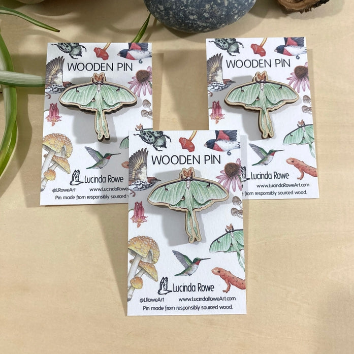 Pin de madera de polilla Luna