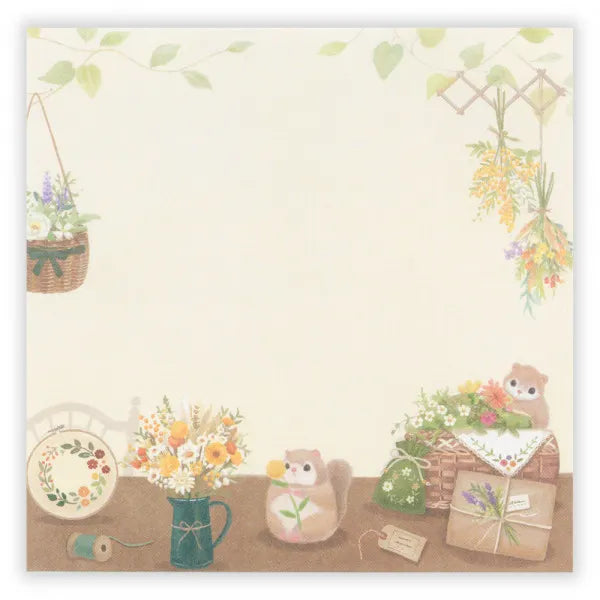 Relaxing Animals Day A note depicting each day of the animals living leisurely.
I drew various flowers and flying squirrels such as bouquets, swags, vases, and vases.
It is a fun design that can be used according to your mood with two pattern assortments.
100 × 100 mm in height and 100 mm
2 patterns
80 Sheets