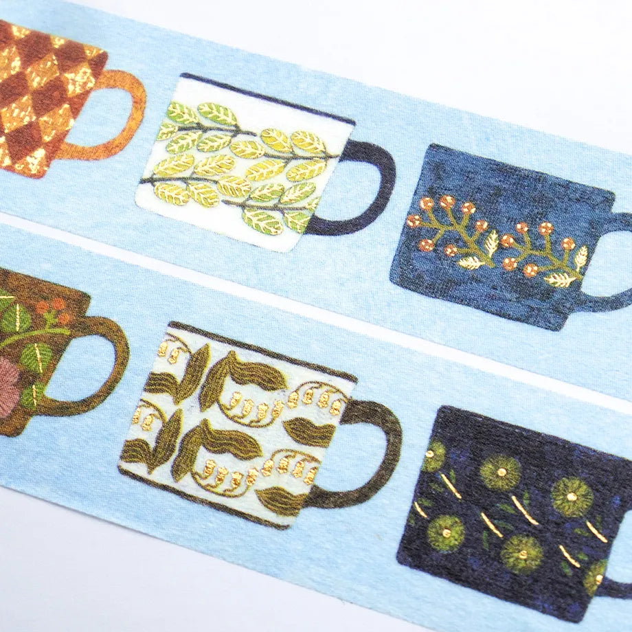 Cozyca Products - Midori Asano Washi Tape - My Favorite Mugs
Washi tape by illustrator Midori Asano. Cute mugs with chubby shapes are lined up.
It's fun to spend time thinking about which mug to use today.mThe shiny, casually sprinkled gold foil stamping is also stylish.
20mm wide x 5m long