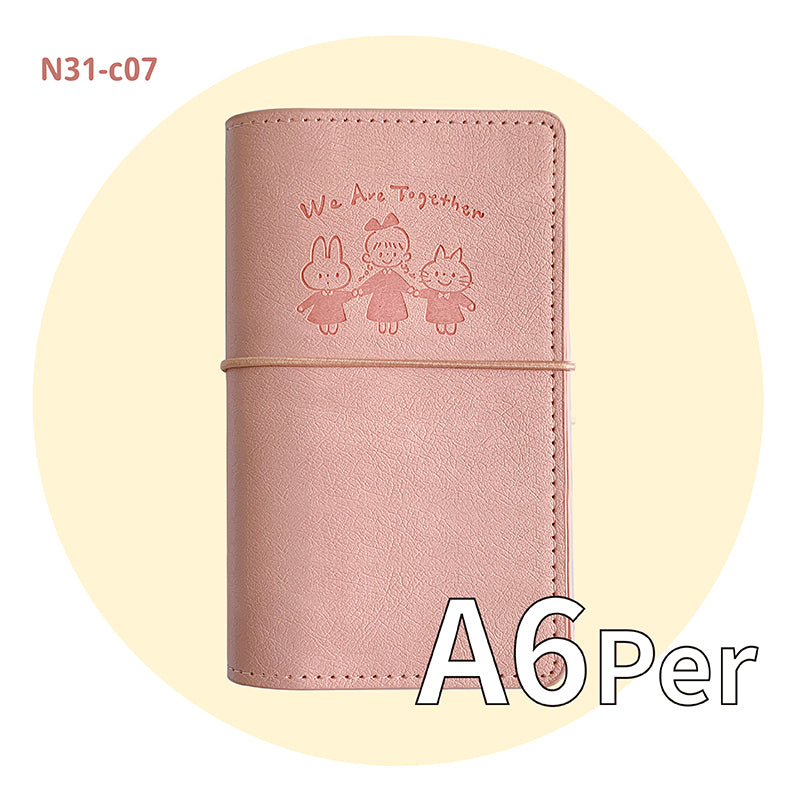 Molinta - Azhuo Pink A6Per Cover
A compact A6Per cover from Molinta, designed for everyday notes, lists, and creative planning. Lightweight and easy to carry, it’s an ideal companion for quick thoughts, reminders, and daily jotting.
Specifications: 110mm x 190mm
