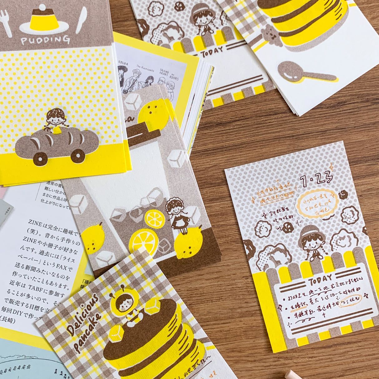 Molinta - Yellow Brown A7 Memo Pad
This includes 4 different designs that were created through a risograph printing process to achieve a nostalgic feel. The colors vary in depth, and the images on each sheet will have slight color registration deviations which is the unique feature of RISO printing.
Specifications: 80mmx120mm
Material: 100g cotton paper
Number of pages: 16