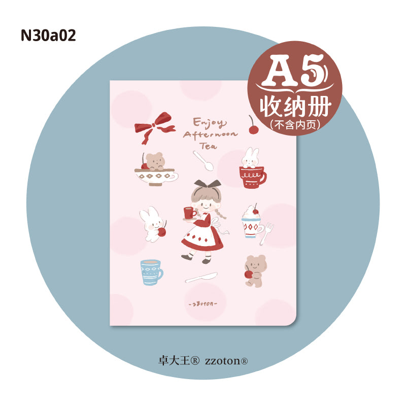 Molinta A5 Organizing Binder - Afternoon Tea
Designed in a six‑ring format, this binder is perfect for organizing ephemera, sticker sheets, journaling inserts, and creative plans. This A5 binder, gives you plenty of room to store larger pages, decorative layouts, and all the bits and pieces that make your journaling uniquely yours. Whether you're building sticker albums, creating themed spreads, or keeping your notes tidy, this binder offers a beautiful and functional way to keep everything in one pla