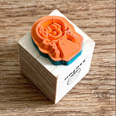 Molinta Stamp Set - Little Emoji 2nd Collection
This adorable set features 9 tiny expressive emoji‑style designs that bring fun, character, and a touch of whimsy to every page. Whether you're marking moods, highlighting important notes, or decorating spreads, these stamps make everyday planning feel more delightful.
Each stamp is approximately 15mm x 15 mm