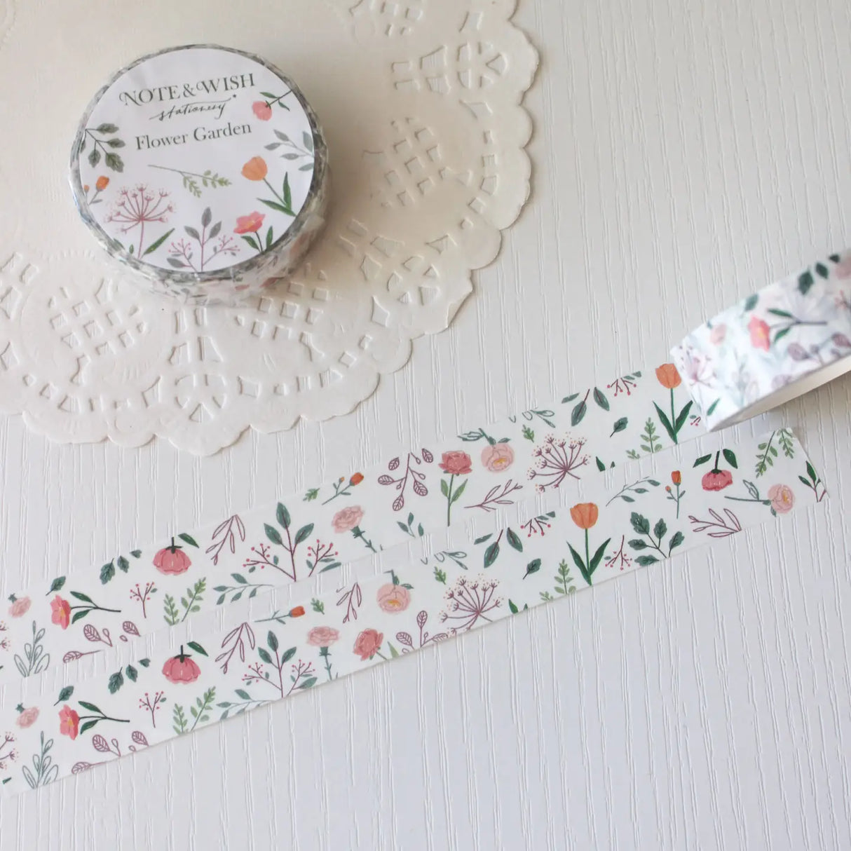 Hand drawn wildflower washi tape. Perfect for journaling and designed in the UK.
Length: 10m
Width: 15mm