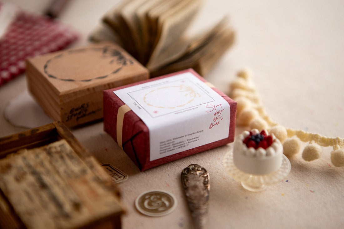 OURS Studio Oval Ribbon Frame Rubber Stamp 2