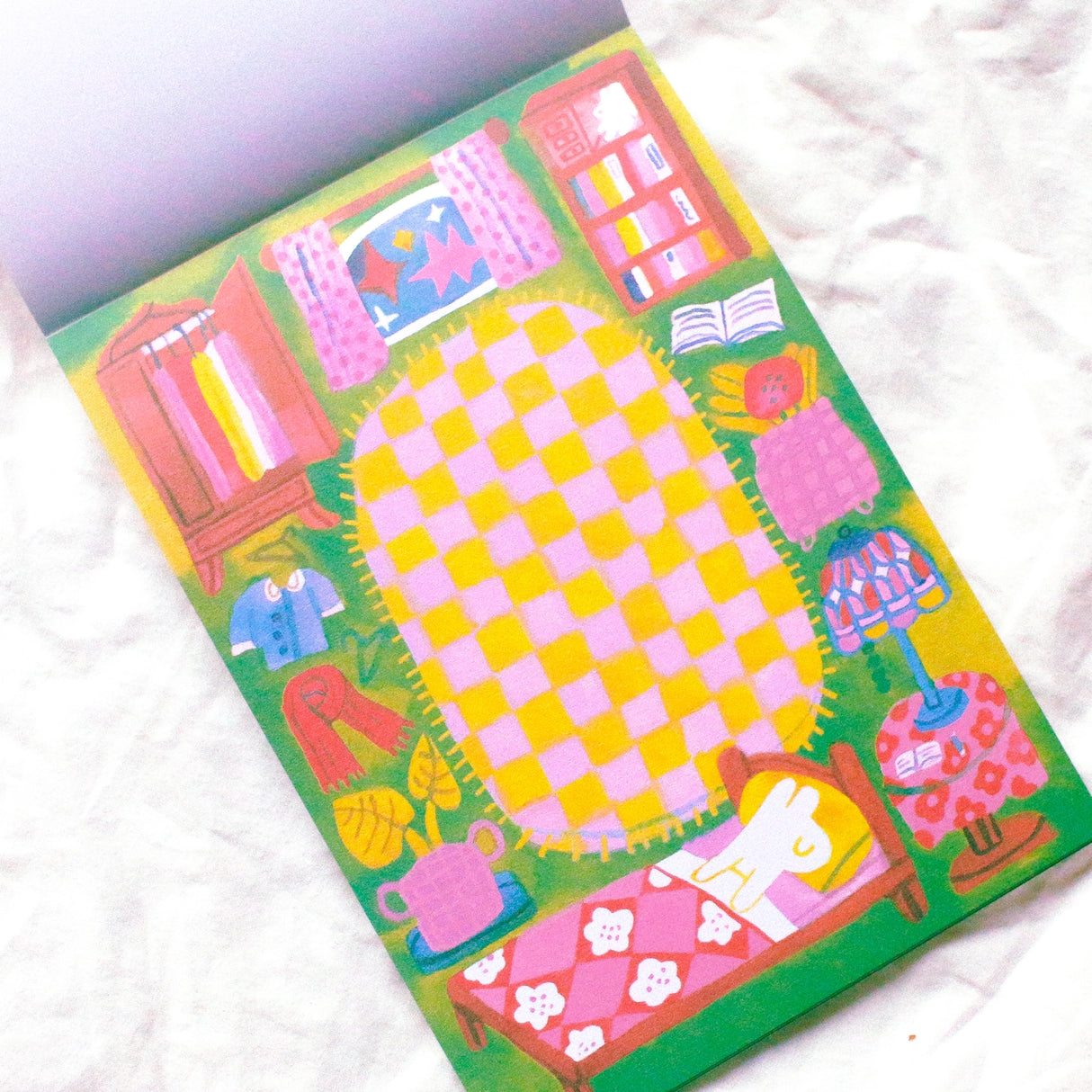 Based on a cozy house, this is a 100 x 140mm memo pad with 100 sheets and 4 different designs.
Great for journaling or jotting down a quick to do list!