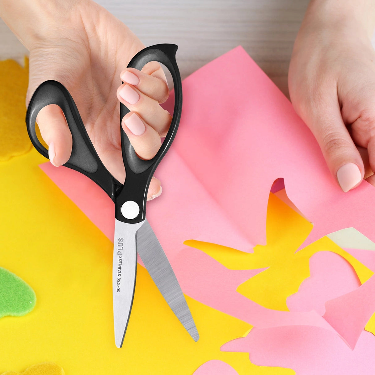 • Revolutionary curved blades offer 2x the cutting force of straight edge scissors.
• Unique curved blades continuously cut at the ideal angle of 30 degrees.
• Effortless cutting from the pivot point to the scissor tip.
• Double layered grips for maximum comfort.
• Smooth and durable pivot ring.
• Stainless steel blades.
• Available in multiple sizes and colors.
Scissor Length: 8 in