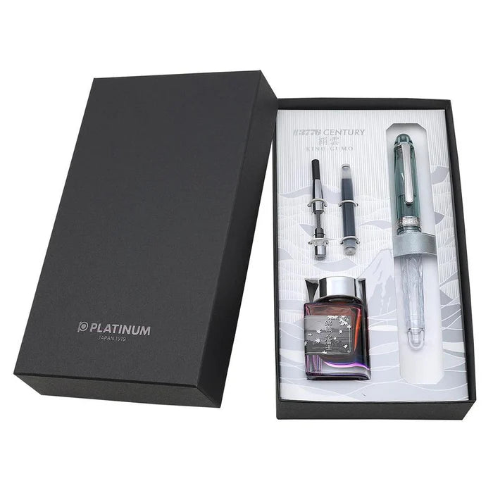 The Platinum Fountain Pen flagship model, #3776 Century, was released to commemorate the launch of the “Fuji Five Lakes Series (2011-2016),” which skillfully depicts the seasonal scenery of Mount Fuji on the body using advanced engraving techniques. Inspired by the beautiful scenery created by the interplay of Mount Fuji and the clouds surrounding it, the “Fuji Cloud Scenery Series” debuted with the concept of expressing that image through various decorative techniques.