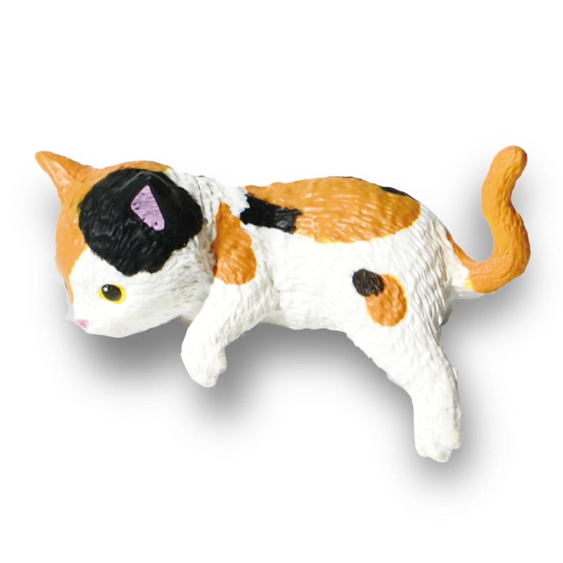 This is a sequel to the popular series "Futchiyasumi Nyanko". Cute kittens of various kinds are relaxing using "Futchi" today... The kittens' innocent poses are cute!
Lineup (6 Variants):
Black x White
Black
American Shorthair
Calico cat
Brown x White