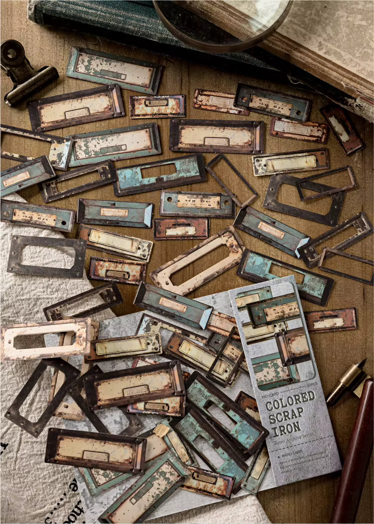 Classic retro card slot with vintage texture stickers that instantly transform your pages into a retro style. These can be used creatively and paired with a 3D mechanism to make your handbag full of vintage surprises!