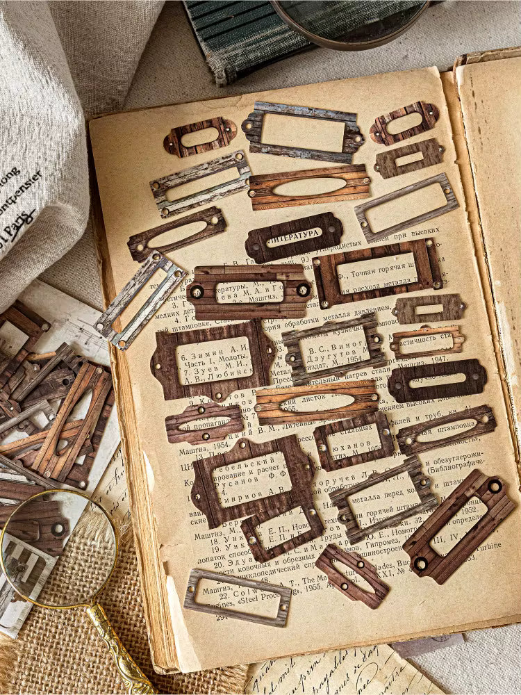 Classic retro card slot with vintage texture stickers that instantly transform your pages into a retro style. These can be used creatively and paired with a 3D mechanism to make your handbag full of vintage surprises!