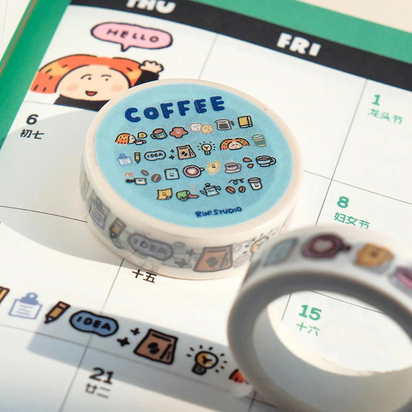 Coffee Mini:
Are you a coffee lover, would you say no to a beautiful latte? Or you are more like a cold brew person? Or you just like it simple and black.
Here we have the coffee mini washi tape, it brings you all the elements related to coffee.
My dear coffee lovers, what are you waiting for?