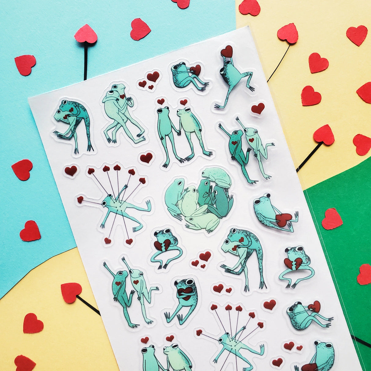🐸❤️ Cause sometimes people suck and you rather chill with the coolest freakin FROGS from @ungfio! Sometimes they’re clingy and dramatic but look at how squishy and loud – these little guys wear their hearts on their sleeve reminding you that sometimes it’s okay to do exactly that.
Art by: @ungfio