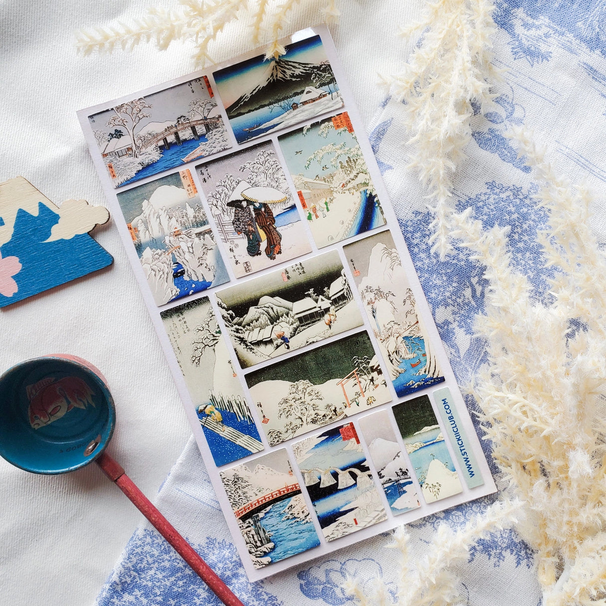 STICKII Japan in Snowfall Sticker Sheet
❄️🏔️ Discover the quiet beauty of a Japanese winter with this elegant set of vintage paintings.