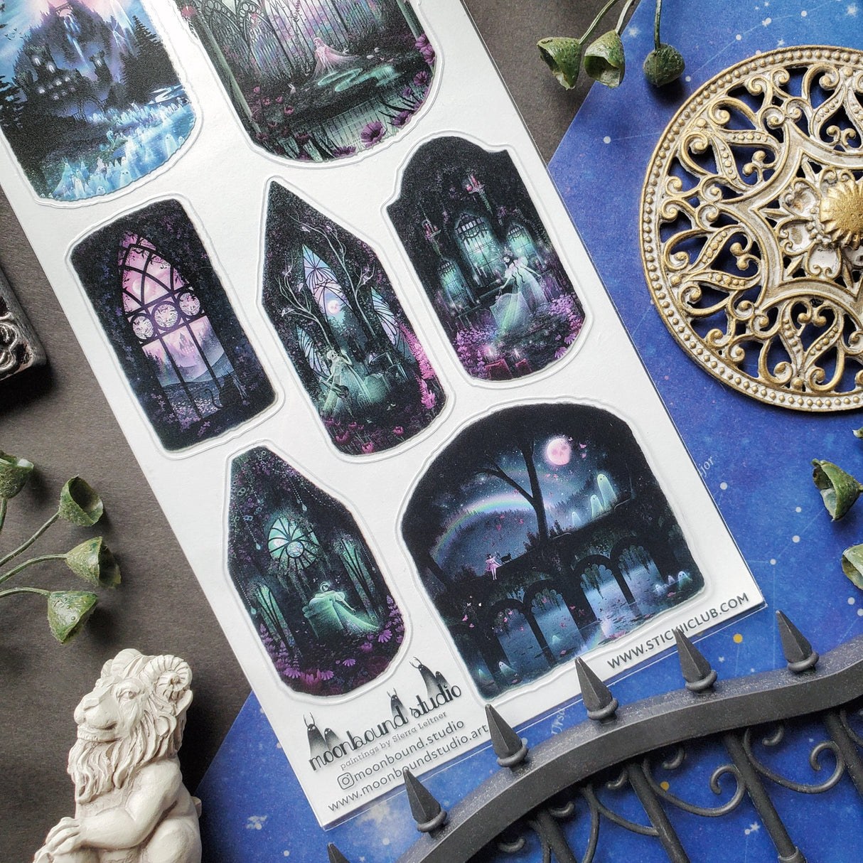 🕸🏰 Enter a dreamworld where moonlight rules and ghostly vibes bloom! In @moonbound.studio’s hauntingly beautiful set, gothic windows glow, enchanted gardens come alive, and mysterious maidens wander through glowing forests - just kidding, it’s us and we are living our best magical life, weeeee!