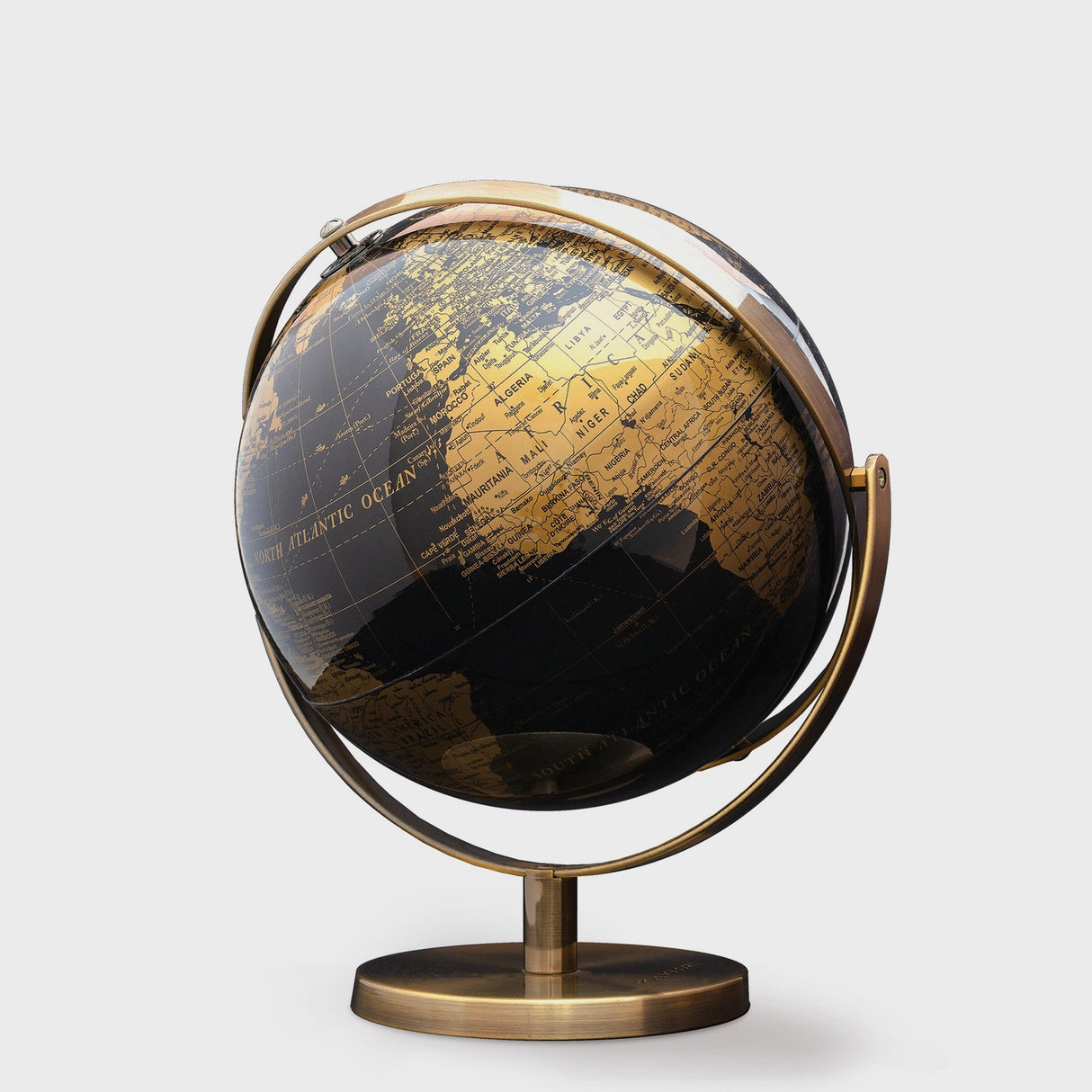 Introducing World Tour – the latest super-premium addition to our Iron & Glory range. A 20cm black and gold double axis globe with a brushed metal frame and base. It’s a beauty!
Premium 20cm double-axis globe