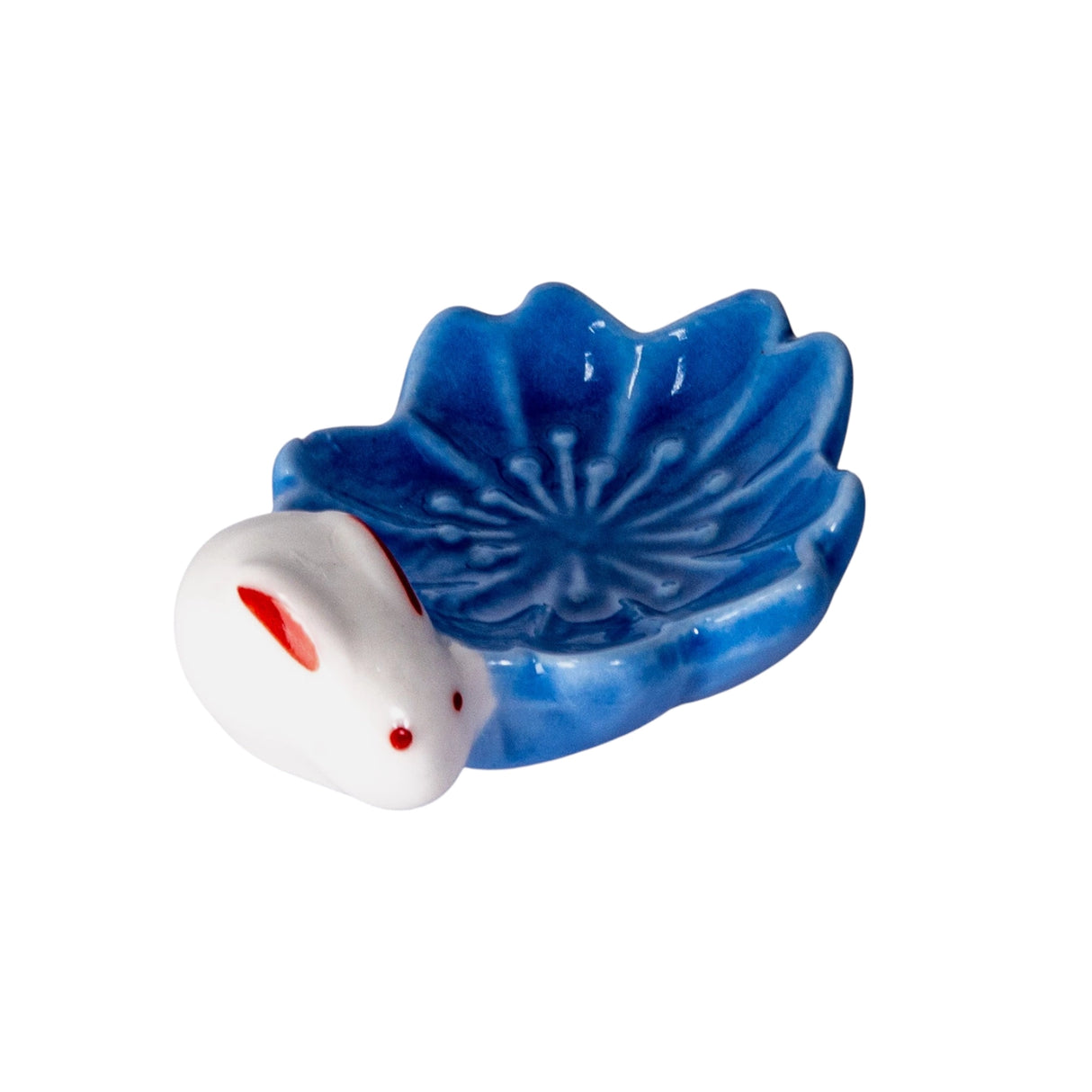 These cute ceramic rests are a perfect stationery addition to your desk! Use them for pens, paint brushes, or take them to your kitchen as a chopstick rest!
Size: 2.5"L
Material: Porcelain
Weight: 1.6 oz
Origin: China