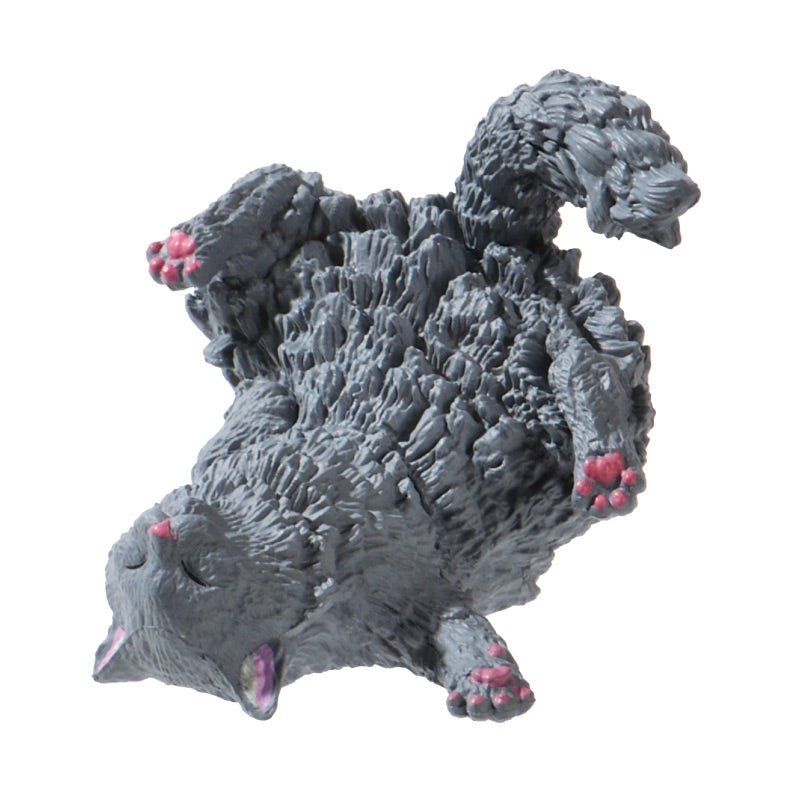 As part of the new "SLEEPY CAT" series This collection features cats in their relaxed and sleepy poses, capturing the tranquil moments of their everyday lives. These adorable figures are so charming you'll want to display and admire them all together! Approximately 7.2cm wide.
Lineup (6 Variants):
Tuxedo Cat
American Shorthair
Black Cat
Scottish Fold
Persian Cat