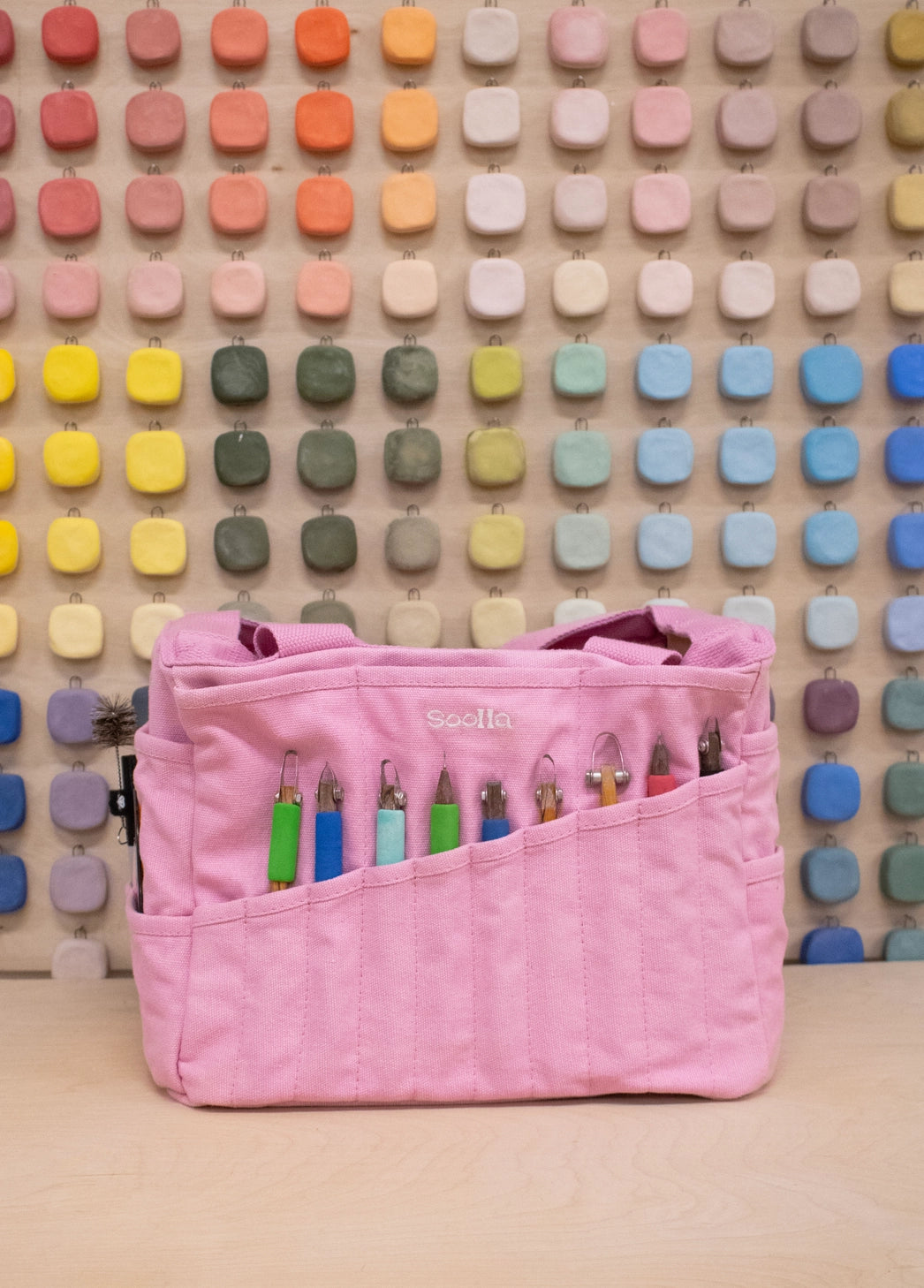 Soolla® Studio Bag – Flirty Flamingo
Your art is bold. Your bag should be too. The world's most loved art supply bag, pottery tool bag & knitting project bag – backed by over 10,000 global artists!