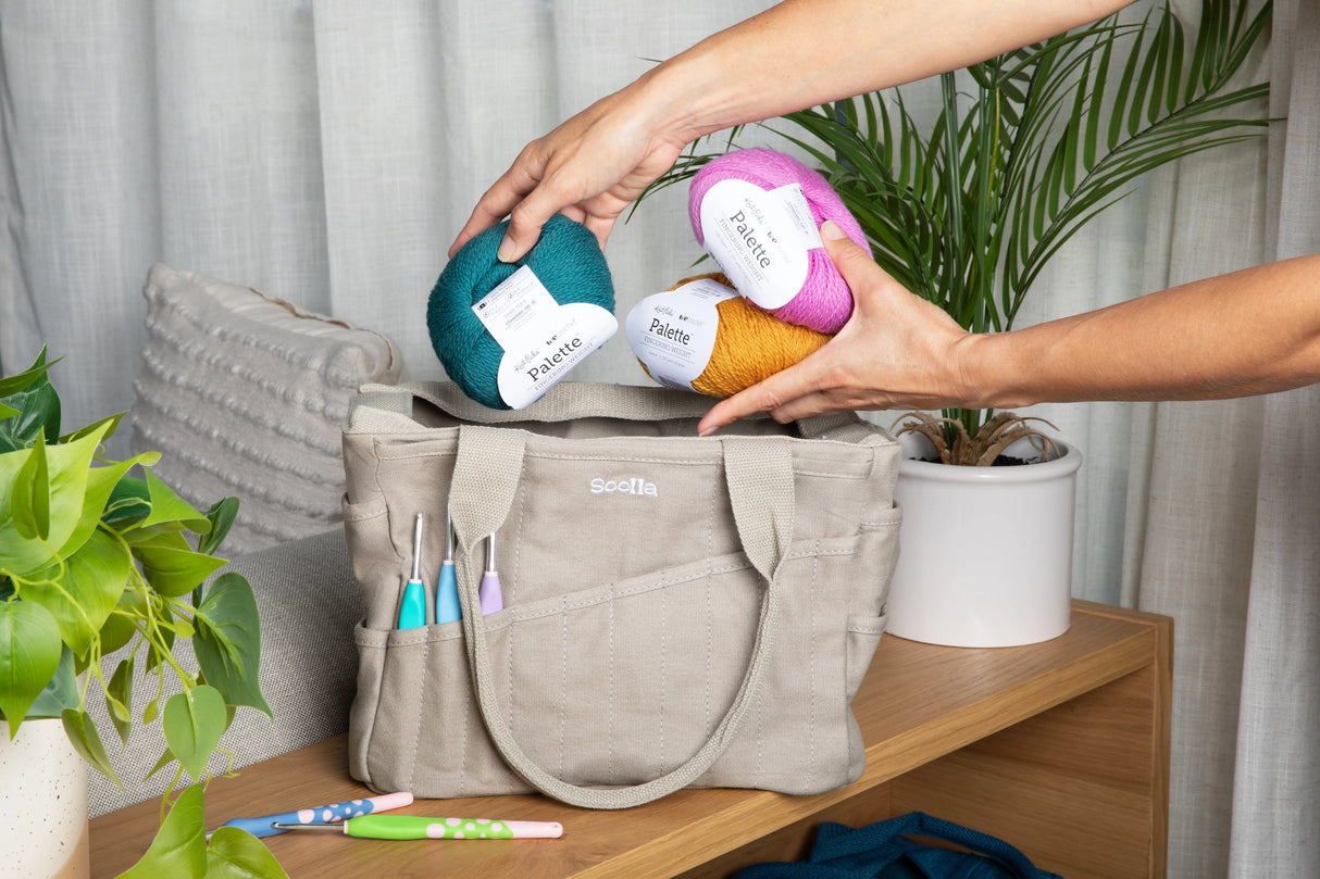 Soolla® Studio Bag – Graphite
Your art is bold. Your bag should be too. The world's most loved art supply bag, pottery tool bag & knitting project bag – backed by over 10,000 global artists!