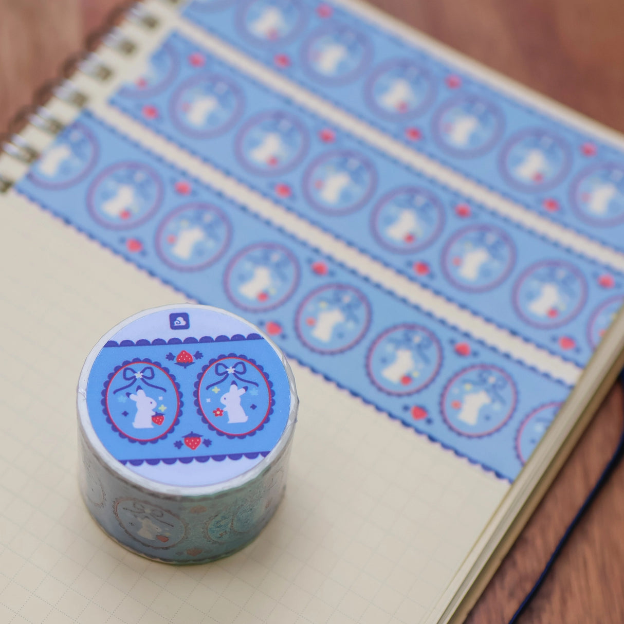 Sweet Blue Ribbon Washi Tape
Full color washi tape
Width: 30mm or 1.2 in
Length: 5m or 16 ft
Designed in San Jose, California
©Thousandskies
