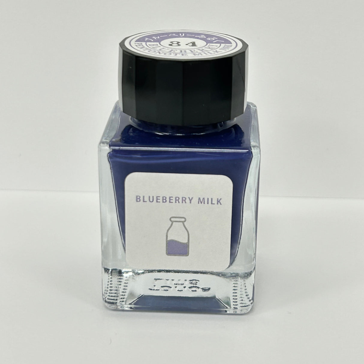TONO & LIMS Ink - Special Collaboration - Blueberry Milk
The Special Collaboration collection features inks from Tono & Lims during the "A Space Walk 2025" event in New York City! These collaboration inks shine uniquely with playful elements such as shimmer paired with fluorescent colors.
Collaboration with Pentonote
30ml
Water-based Pigmented Ink