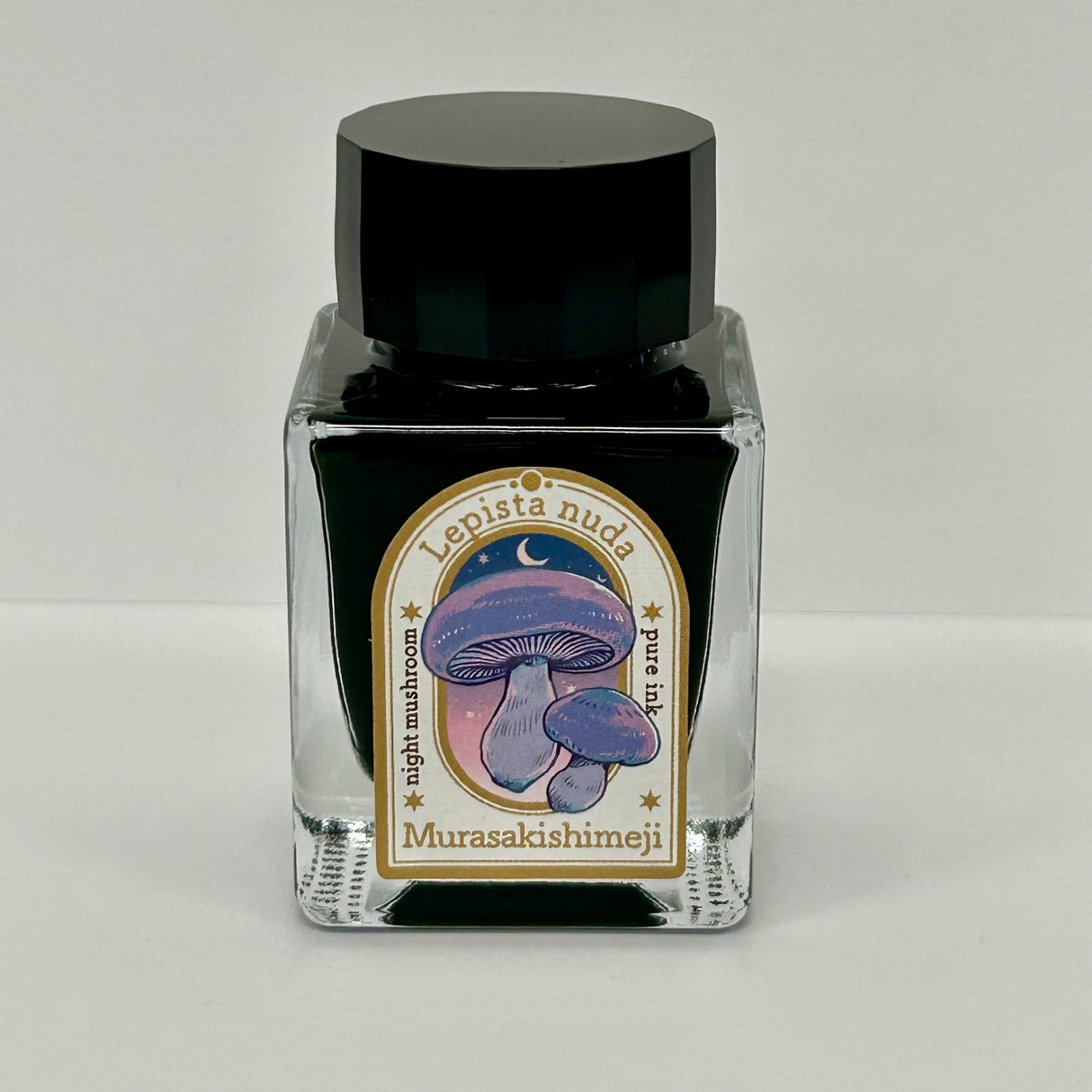 TONO & LIMS Ink - Special Collaboration - Mushroom Image Ink Murasakishimeji Pure
The Special Collaboration collection features inks from Tono & Lims during the "A Space Walk 2025" event in New York City! These collaboration inks shine uniquely with playful elements such as shimmer paired with fluorescent colors.
Collaboration with nocco
30ml
Dye-based ink