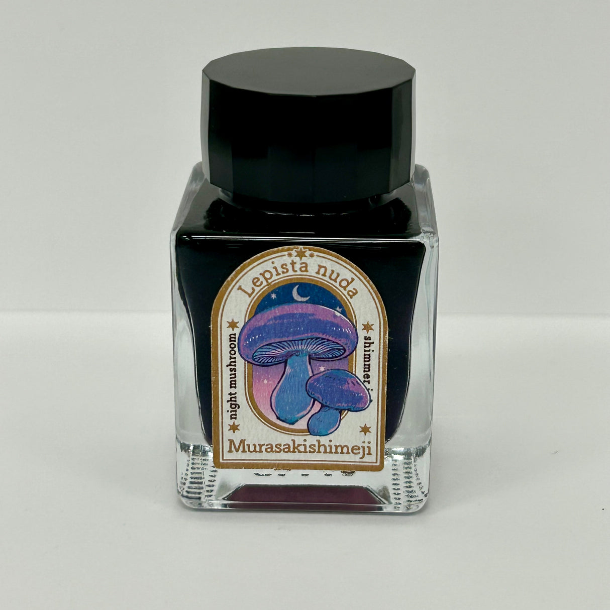 TONO & LIMS Ink - Special Collaboration - Mushroom Image Ink Murasakishimeji Shimmer
The Special Collaboration collection features inks from Tono & Lims during the "A Space Walk 2025" event in New York City! These collaboration inks shine uniquely with playful elements such as shimmer paired with fluorescent colors.
Collaboration with nocco
30ml
Dye-based ink
Shimmer