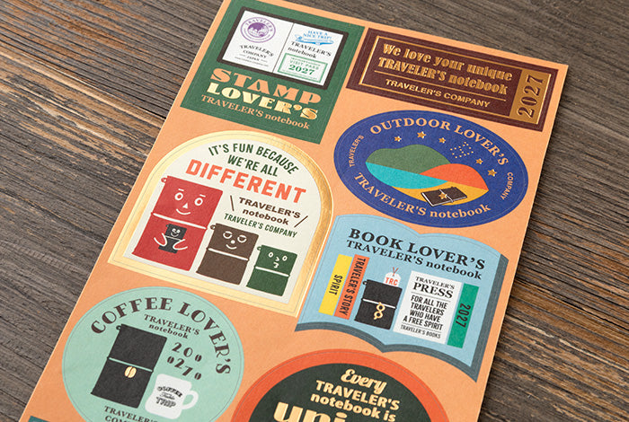 This is a sticker set for customizing your TRAVELER’S notebook that makes it more fun, including index and pocket stickers, icon stickers to represent different plans, dry transfer, and stickers to decorate the cover. The 2027 version features a design that is inspired by “Every TRAVELER’S notebook is unique and that’s wonderful.” You can customize your 2027 diary, and that’s wonderful.