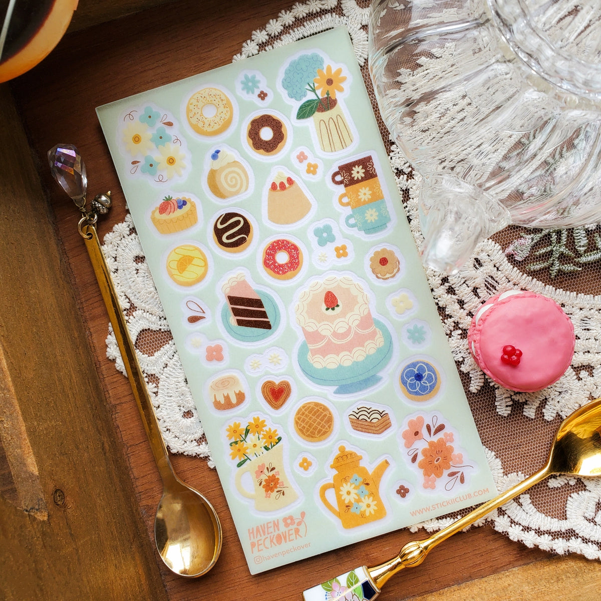 🫖🍩 A delish pastry really is the cherry on top of a lovely tea time and @havenpeckover offers us a divine variety that’s sure to take any tea time to the next level. These freshly baked goods are not just a feast for the stomach, but also a feast for the eyes! Art by: @havenpeckover
Top Coating: Textured
Adhesive Layer: PVC (plastic)
Backing Layer: Clear PET
6.69" x 3.54".
Weight - 0.03lbs
1 sheet included