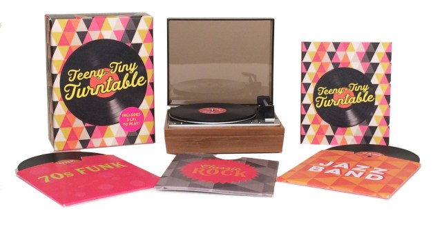 Teeny-Tiny Turntable: Includes 3 Mini-Lps To Play!