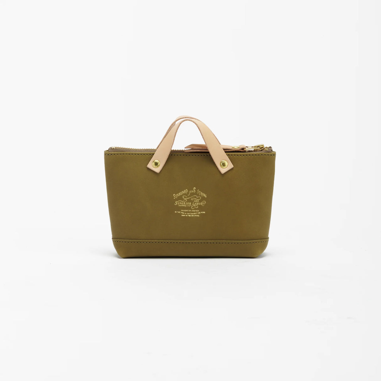 We made a miniature version of our engineer bag as a key case,and somehow, this one turned out a little bigger.
Still, the plump, playful leather pouch is fun to carry and somehow even looks delicious.
It’s sized to fit a paperback or an A6 notebook.
Size: W19.5×H12.5×D4.5cm
About the Leather – Japanese Glove Leather
Made from durable and supple Japanese glove leather, known for its lightness and strength.
Originally used for baseball gloves, this leather is highly resistant to friction and becomes sof