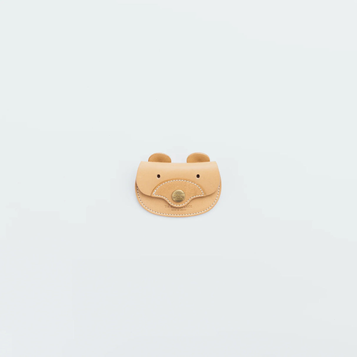A coin purse with a bear motif.
It is small enough to carry in your pocket when you are out and about. Compact and sturdy, it can be used for many years and has a cute design that adds a nice accent to its appearance.
Size: W11×H6.5cm
Leather Products
We use natural leather. While we avoid pieces with damage that could cause tearing, natural marks, wrinkles, and other characteristics are part of the leather’s charm and may be present on the product. Even within the same type of leather, color, thickn
