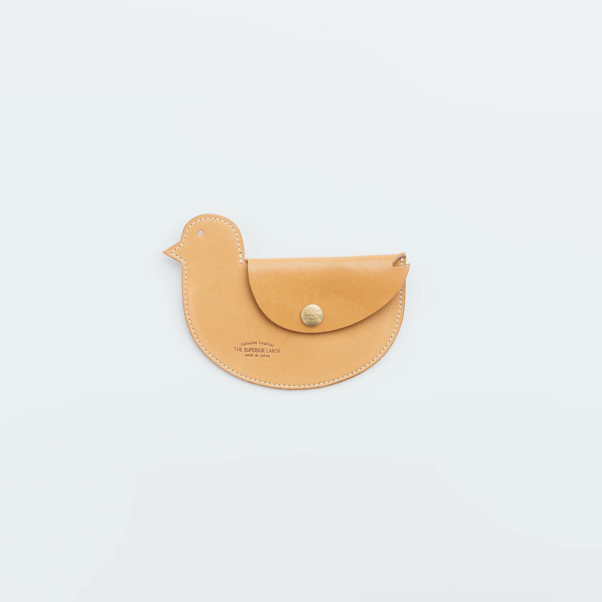 A wallet with a bird motif.
It is durable and can be used for many years, and the design is cute and makes a nice accent.
Size: W17×H12.5cm
Leather Products
We use natural leather. While we avoid pieces with damage that could cause tearing, natural marks, wrinkles, and other characteristics are part of the leather’s charm and may be present on the product. Even within the same type of leather, color, thickness, and texture may vary.
Please be careful to avoid stains or color transfer from water exposure.