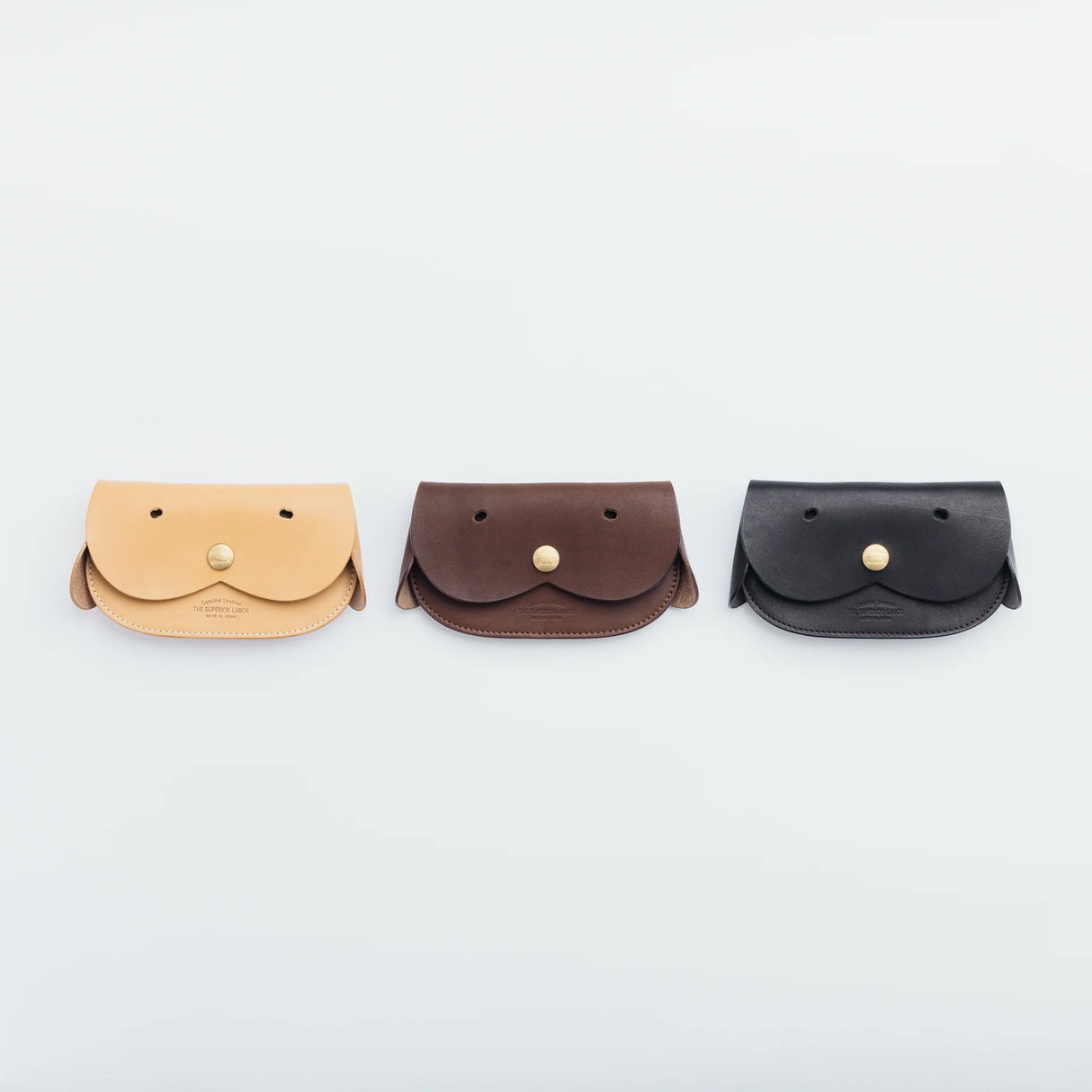 A wallet with a dog motif.
It is durable and can be used for many years, and the design is cute and makes a nice accent.