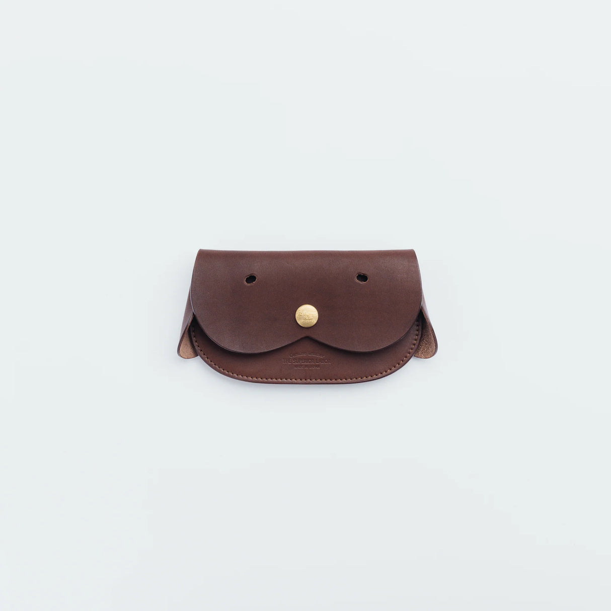 A wallet with a dog motif.
It is durable and can be used for many years, and the design is cute and makes a nice accent.