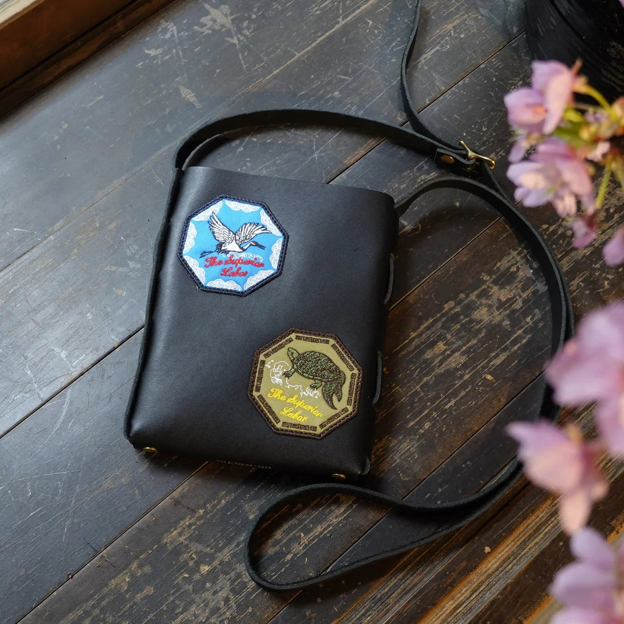 The SUPERIOR LABOR Patch - Crane
TSL original patch. Perfect to decorate your bag, clothes, or journals!
Size: W6.7×H6.7cm
Canvas Products
Painted areas may be affected by friction or water, which can cause color transfer. Please handle with care.
Includes 1 Patch