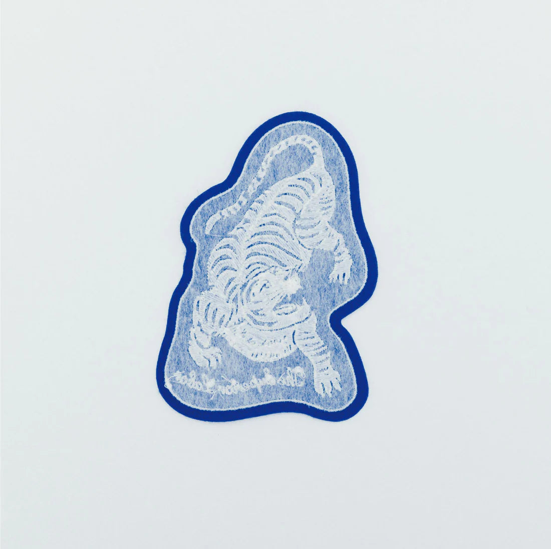 TSL original patch. Perfect to decorate your bag, clothes, or journals!
Size: W 9×H 13cm
Canvas Products
Painted areas may be affected by friction or water, which can cause color transfer. Please handle with care.
