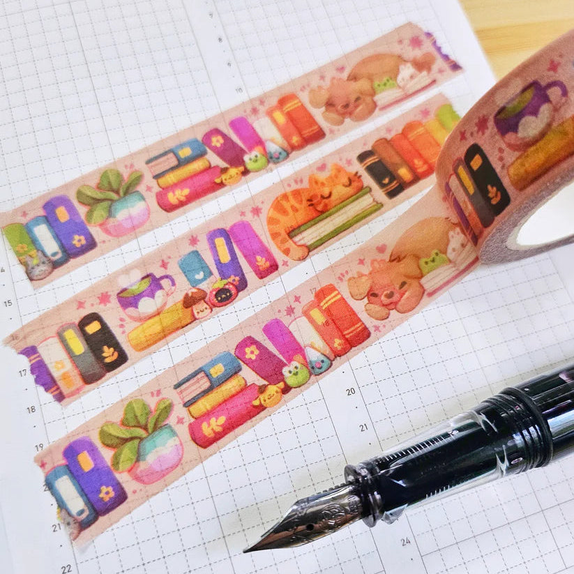A washi tape inspired by trinket shelves and rainbow books!
Each roll of washi tape is 15mm (approximately 0.59 inches) wide and 10 meters (approximately 10.9 yards) long.