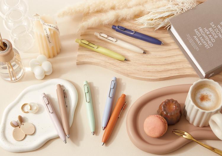 Bolígrafo de gel Uni-ball One P de 0,5 mm, color yogur