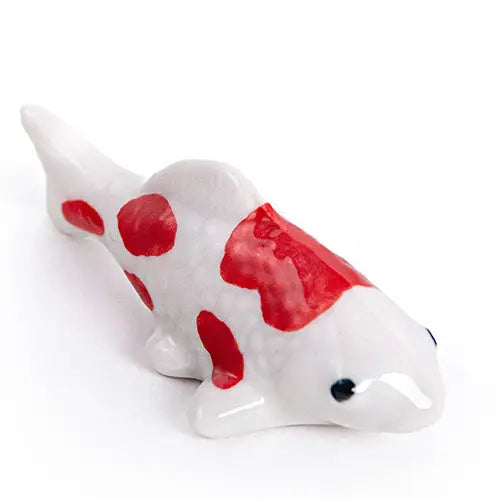 These cute ceramic rests are a perfect stationery addition to your desk! Use them for pens, paint brushes, or take them to your kitchen as a chopstick rest!