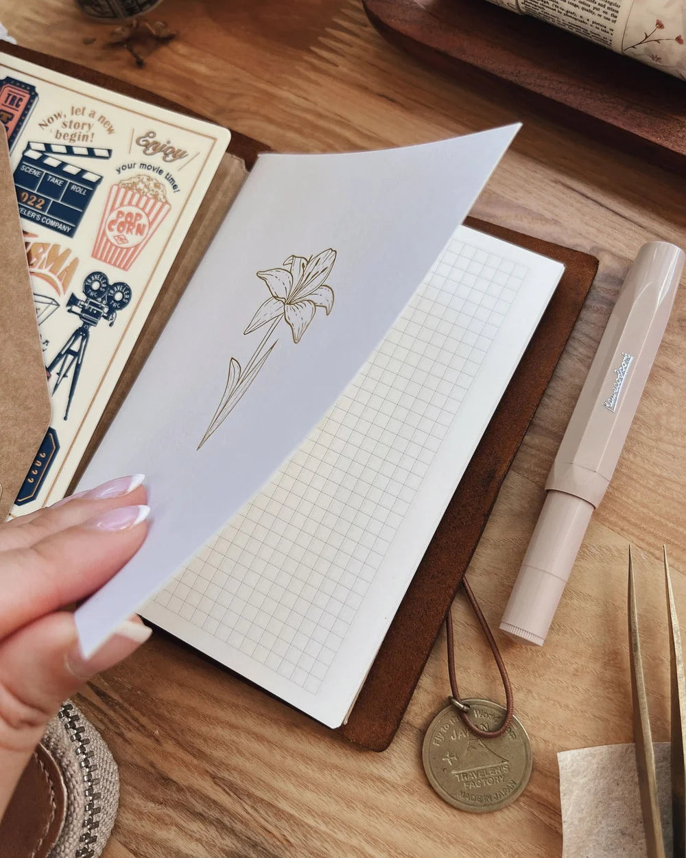 Sarica Studio Lily Notebook (Passport TN Size)