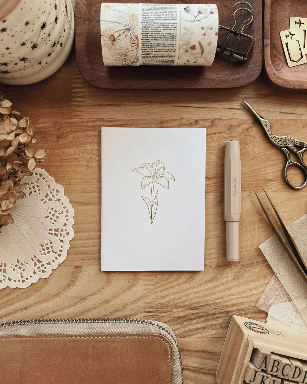 Sarica Studio Lily Notebook (Passport TN Size)