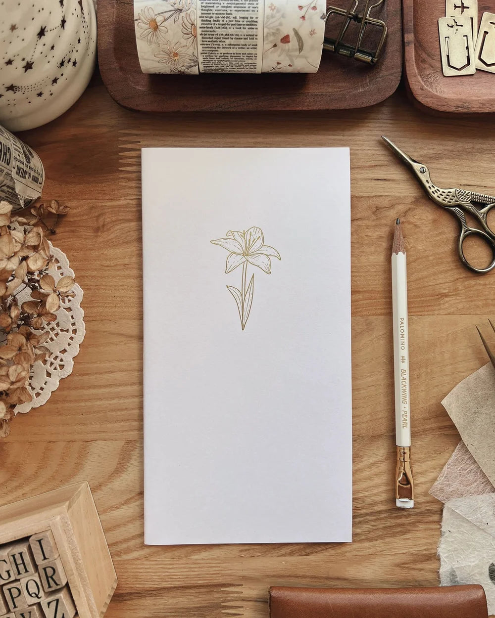 Sarica Studio Lily Notebook (Standard TN Size)