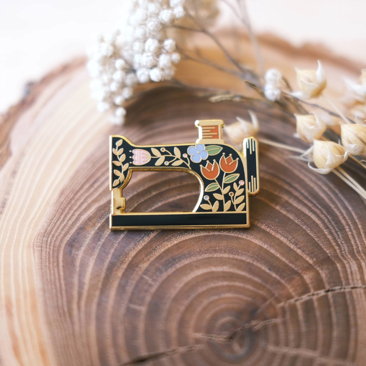 Sewing Machine (Black) Enamel Pin